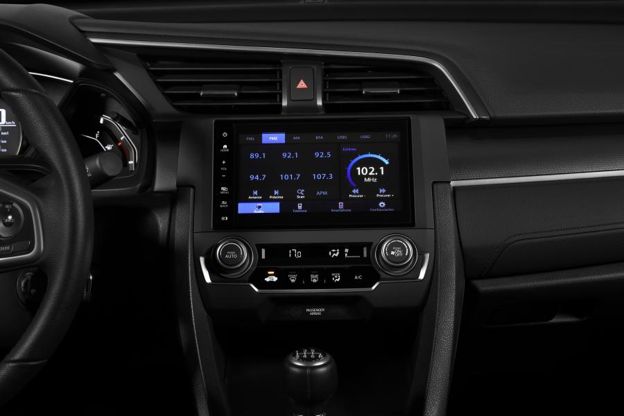 Детали интерьера Honda Civic Sport Sedan (FC) 2016 года  (LA) (фото 15 из 26)